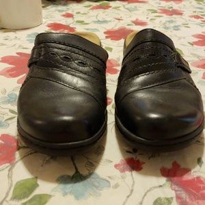 Clarks clogs NEVER WORN